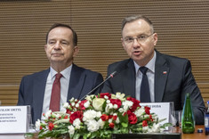 Od lewej: marszałek Władysław Ortyl, prezydent RP Andrzej Duda,