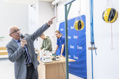 Pokazy fizyczne, prof. PRz T. Więcek