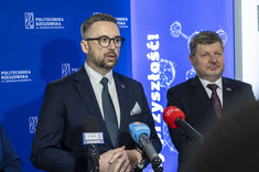 Od lewej: minister M. Kulasek, rektor prof. P. Koszelnik,